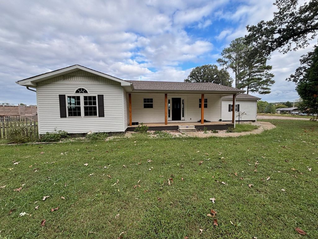 1313 Liberty Rd, Winchester, TN 37398