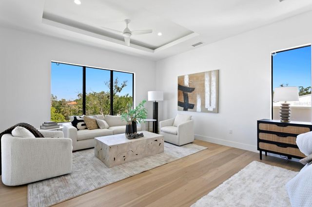 5023 W LEONA STREET, Tampa, FL 33629