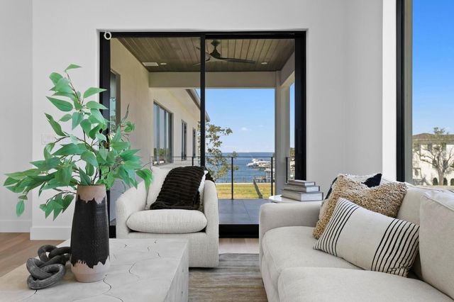 5023 W LEONA STREET, Tampa, FL 33629