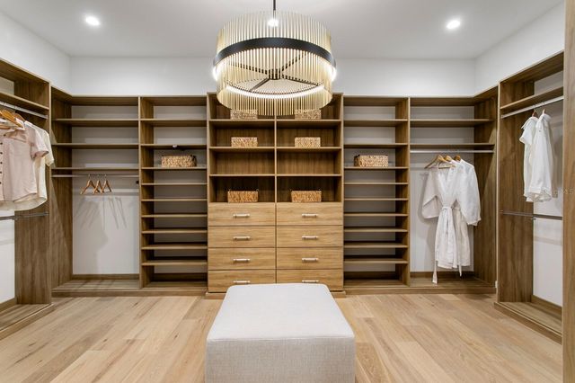 5023 W LEONA STREET, Tampa, FL 33629