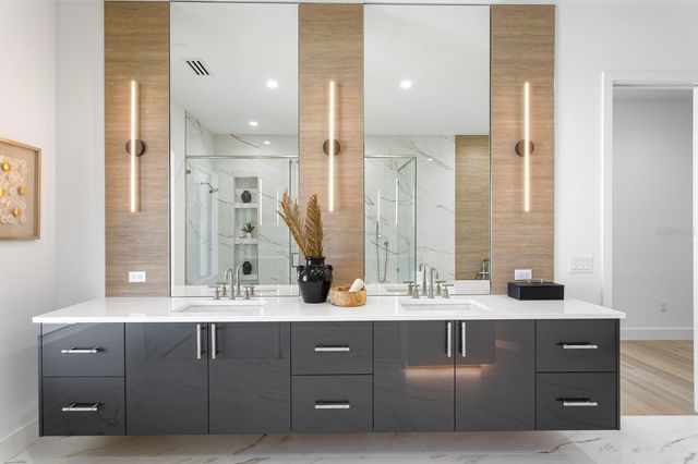 5023 W LEONA STREET, Tampa, FL 33629