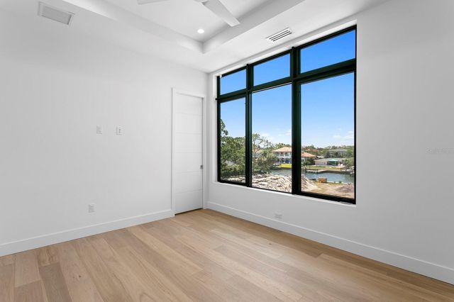 5023 W LEONA STREET, Tampa, FL 33629