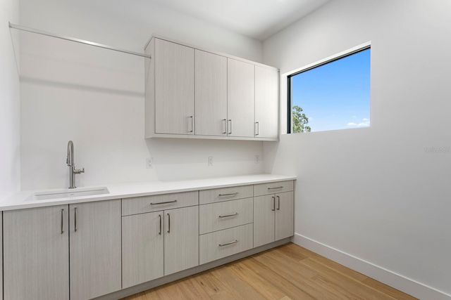 5023 W LEONA STREET, Tampa, FL 33629