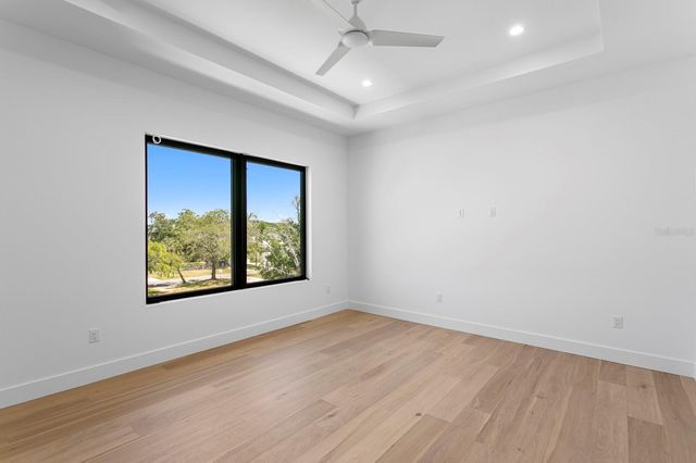 5023 W LEONA STREET, Tampa, FL 33629