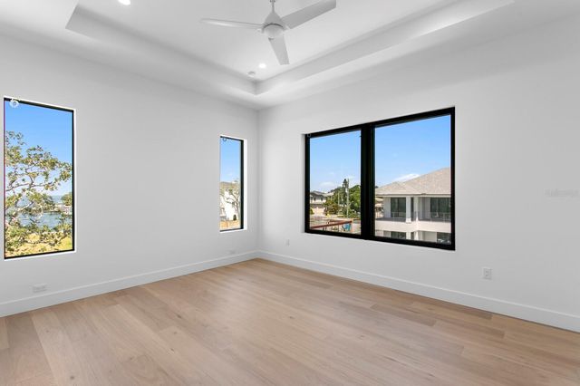 5023 W LEONA STREET, Tampa, FL 33629