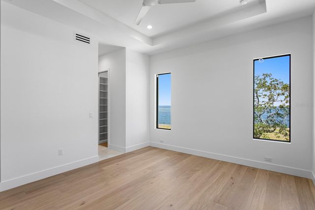 5023 W LEONA STREET, Tampa, FL 33629