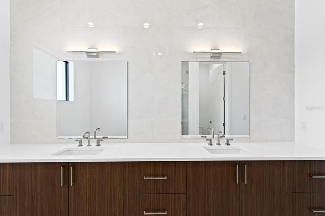 5023 W LEONA STREET, Tampa, FL 33629