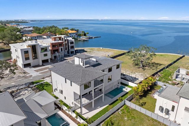 5023 W LEONA STREET, Tampa, FL 33629