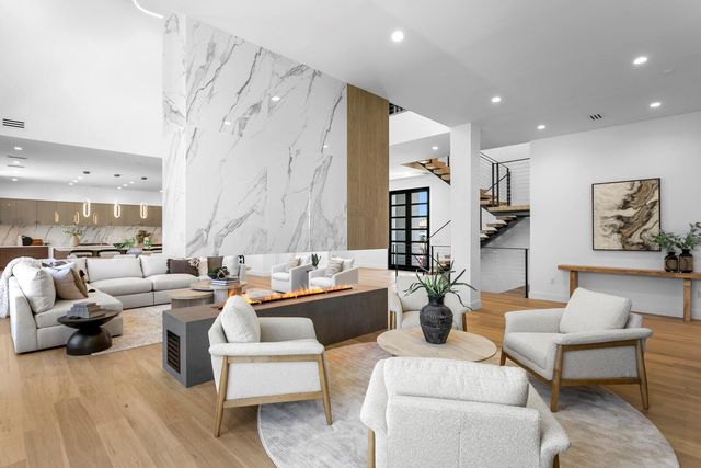 5023 W LEONA STREET, Tampa, FL 33629