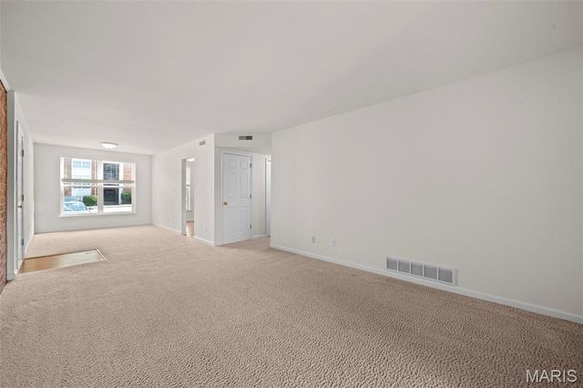 1934 Greenpoint Drive 203, Kirkwood, MO 63122