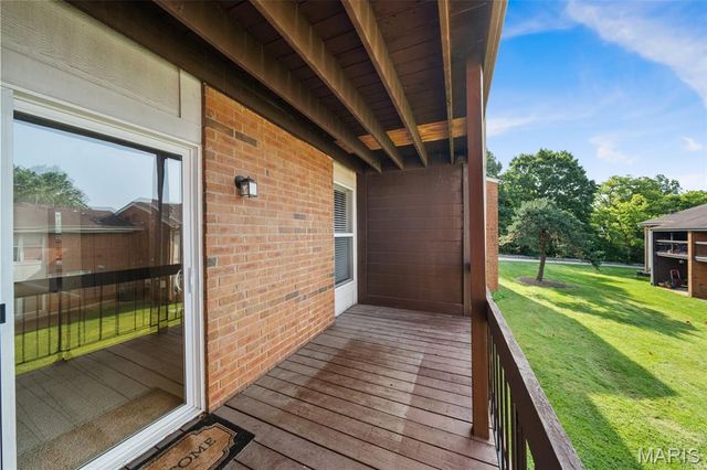 1934 Greenpoint Drive 203, Kirkwood, MO 63122