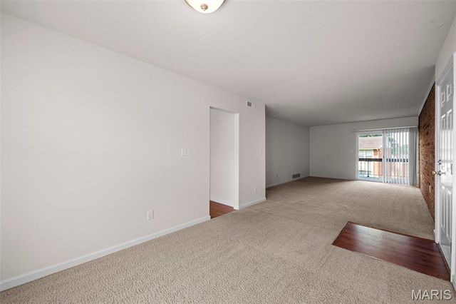 1934 Greenpoint Drive 203, Kirkwood, MO 63122