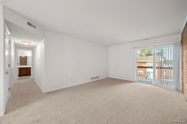 1934 Greenpoint Drive 203, Kirkwood, MO 63122