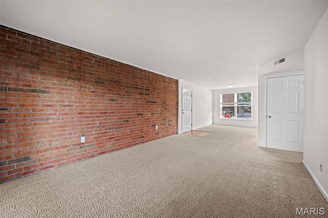 1934 Greenpoint Drive 203, Kirkwood, MO 63122
