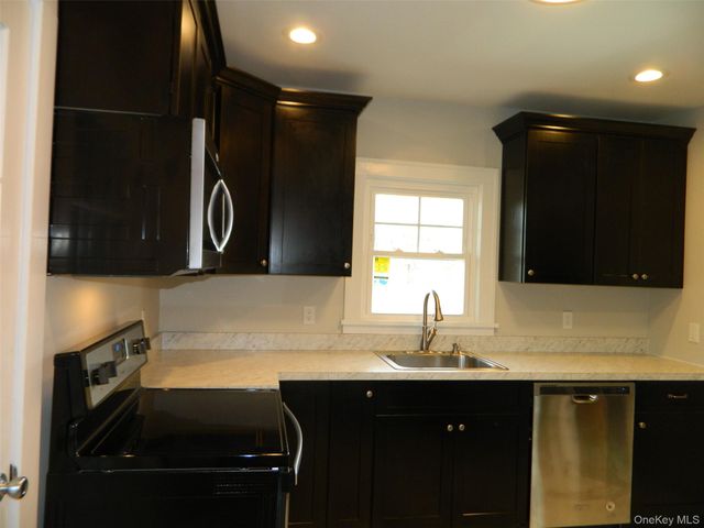 714 State Route 52, Walden, NY 12586