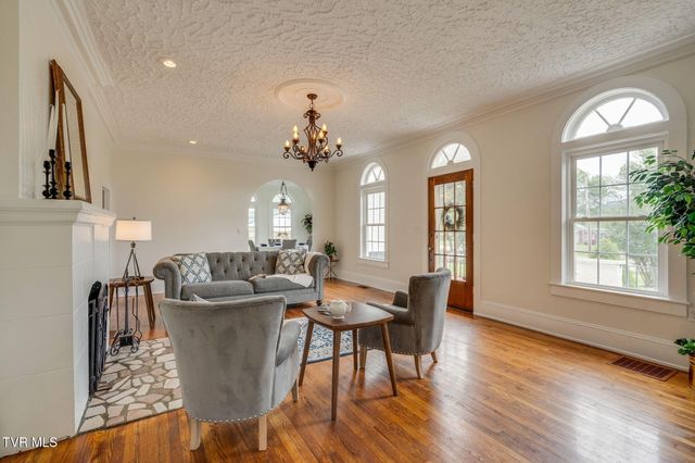 826 Polk Avenue, Johnson City, TN 37604