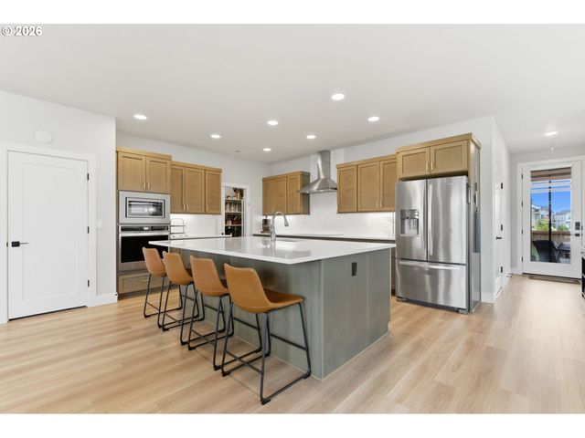 8177 Se AGATE St, Hillsboro, OR 97123