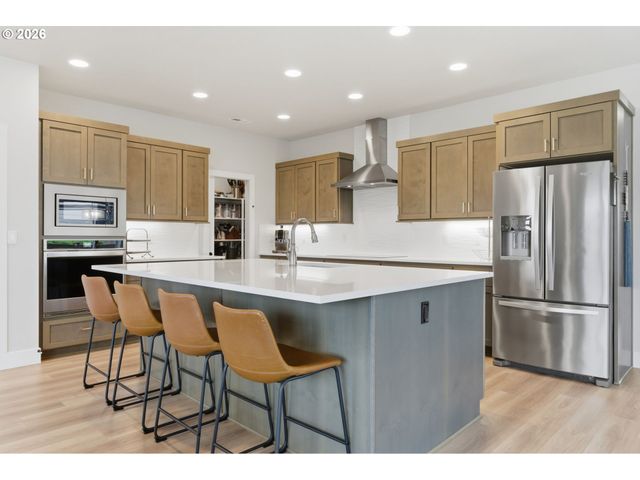 8177 Se AGATE St, Hillsboro, OR 97123