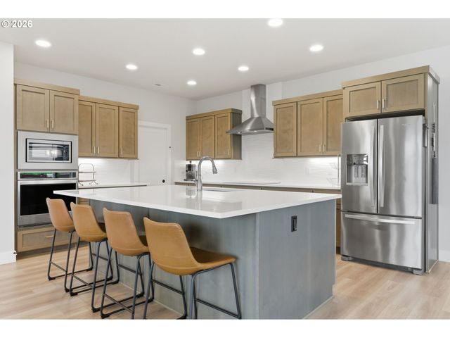 8177 Se AGATE St, Hillsboro, OR 97123