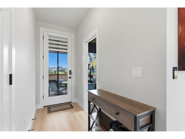 8177 Se AGATE St, Hillsboro, OR 97123