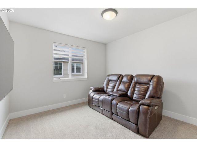 8177 Se AGATE St, Hillsboro, OR 97123