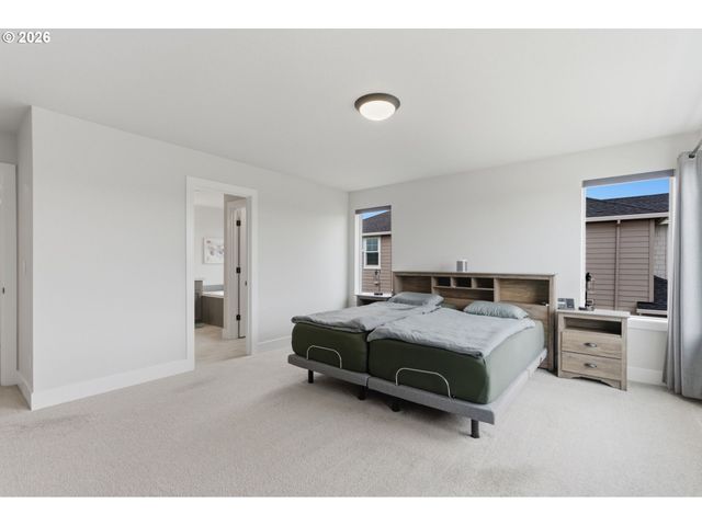 8177 Se AGATE St, Hillsboro, OR 97123