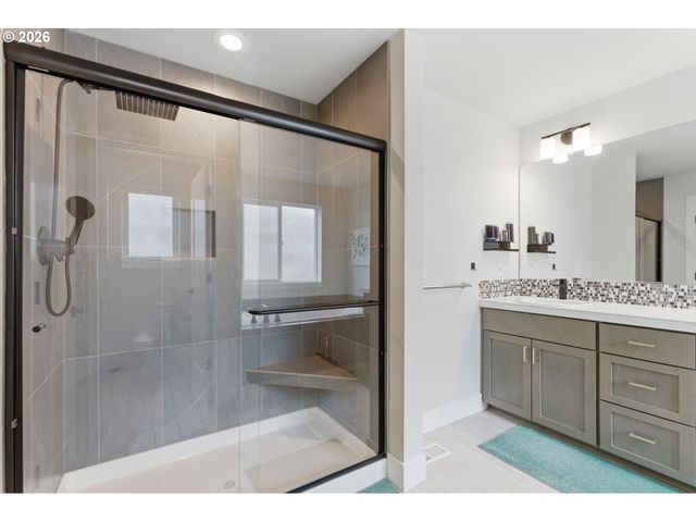 8177 Se AGATE St, Hillsboro, OR 97123