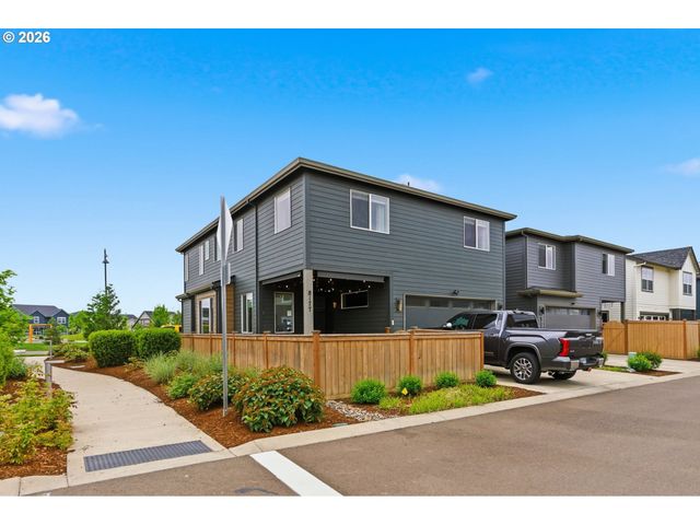 8177 Se AGATE St, Hillsboro, OR 97123