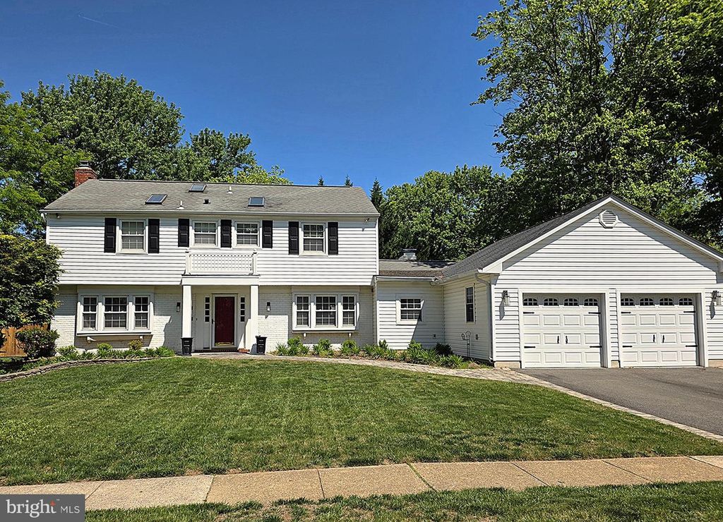 13008 MELVILLE LN, Fairfax, VA 22033