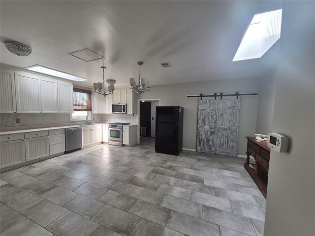 5120 Avenue S, Galveston, TX 77551