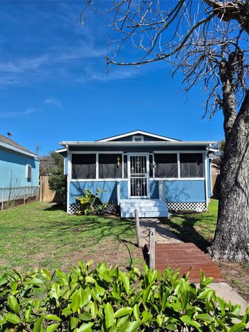 5120 Avenue S, Galveston, TX 77551