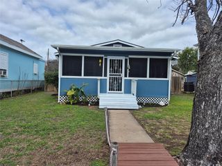 5120 Avenue S, Galveston, TX 77551