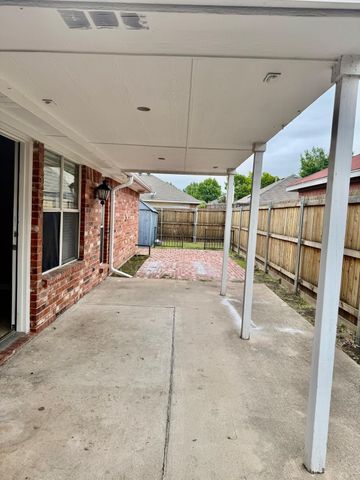 2151 Arbor Creek Drive, Carrollton, TX 75010