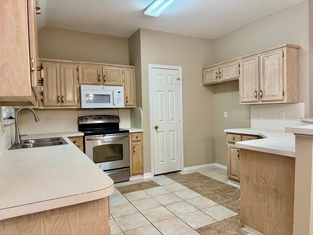 2151 Arbor Creek Drive, Carrollton, TX 75010