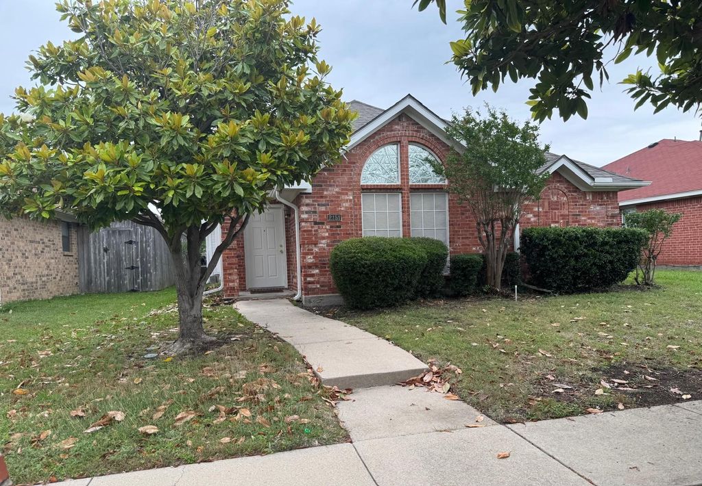 2151 Arbor Creek Drive, Carrollton, TX 75010