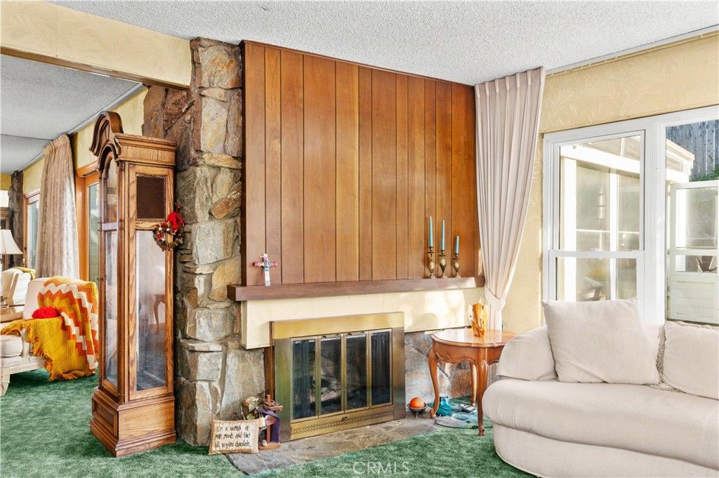 Image 10 of property listing at 15330 Saranac Drive, Whittier, CA 90604