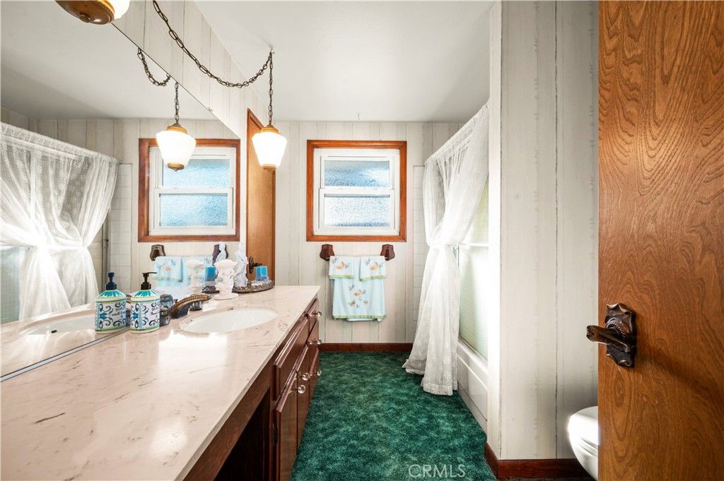 Image 25 of property listing at 15330 Saranac Drive, Whittier, CA 90604