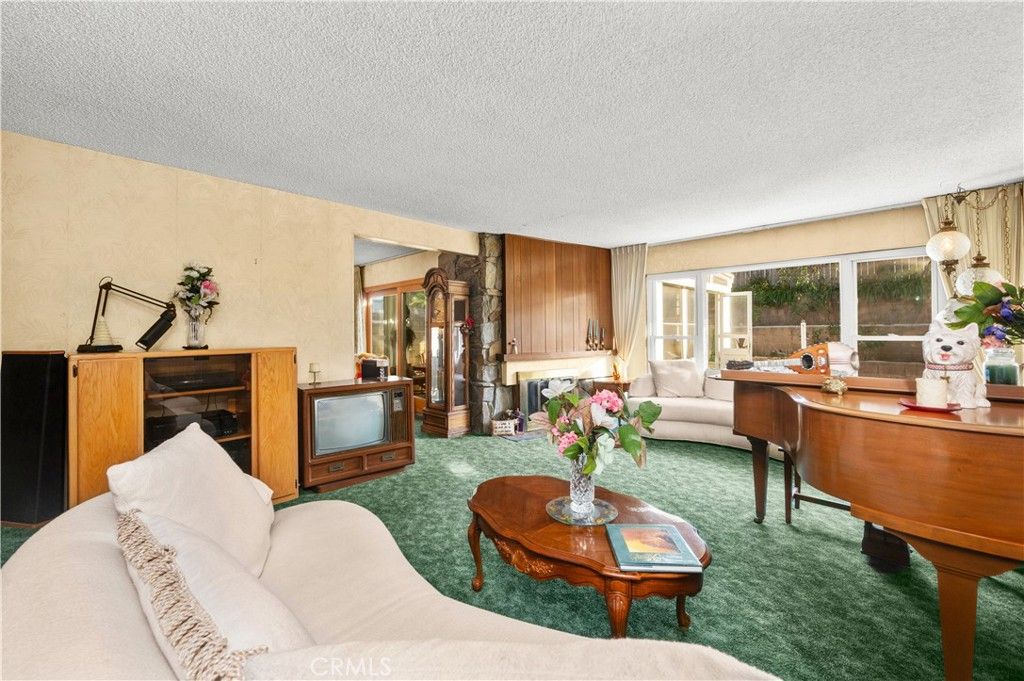 Image 8 of property listing at 15330 Saranac Drive, Whittier, CA 90604