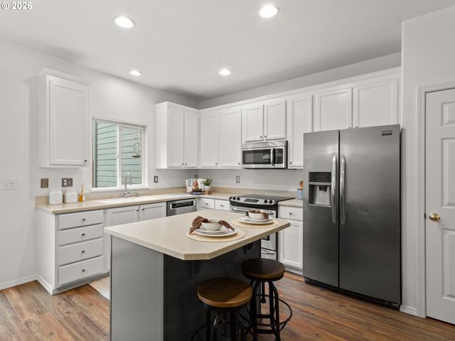 21226 Osburn Loop, Fairview, OR 97024