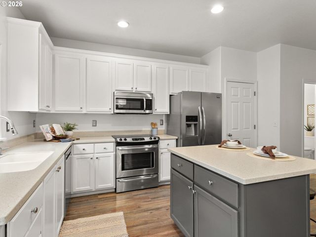 21226 Osburn Loop, Fairview, OR 97024