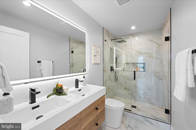 4441 HARRISON ST NW, Washington, DC 20015