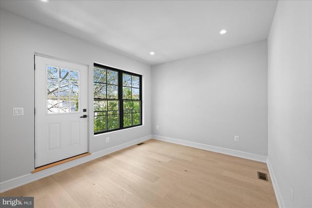 4441 HARRISON ST NW, Washington, DC 20015