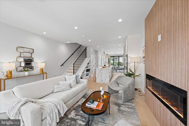 4441 HARRISON ST NW, Washington, DC 20015