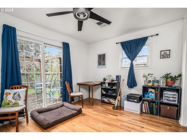 1735 MINDA Dr, Eugene, OR 97401