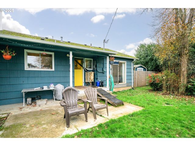 1735 MINDA Dr, Eugene, OR 97401