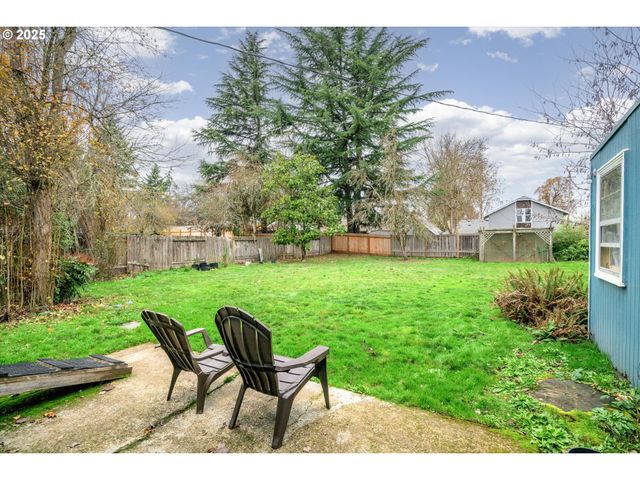 1735 MINDA Dr, Eugene, OR 97401