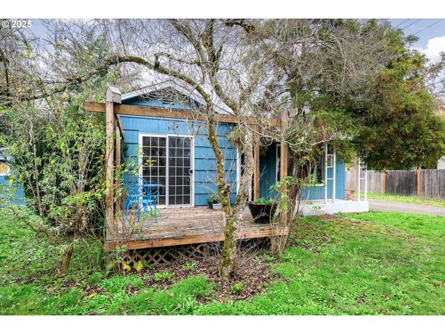 1735 MINDA Dr, Eugene, OR 97401