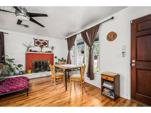 1735 MINDA Dr, Eugene, OR 97401