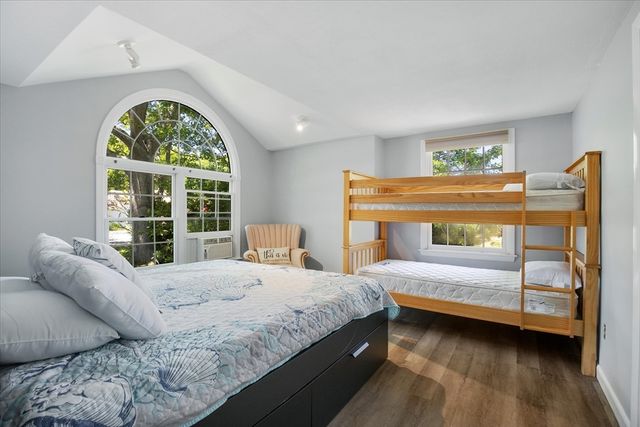 6 Parkwood Ct, Yarmouth, MA 02664