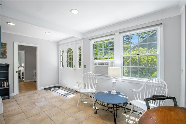 6 Parkwood Ct, Yarmouth, MA 02664